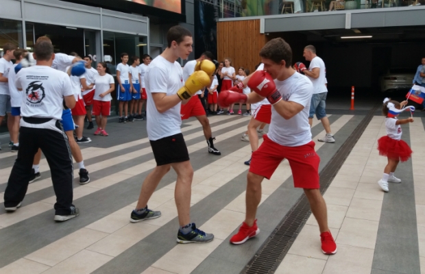 В Ростове на Дону Всемирный день бокса отметили мастер-классом юных спортсменов